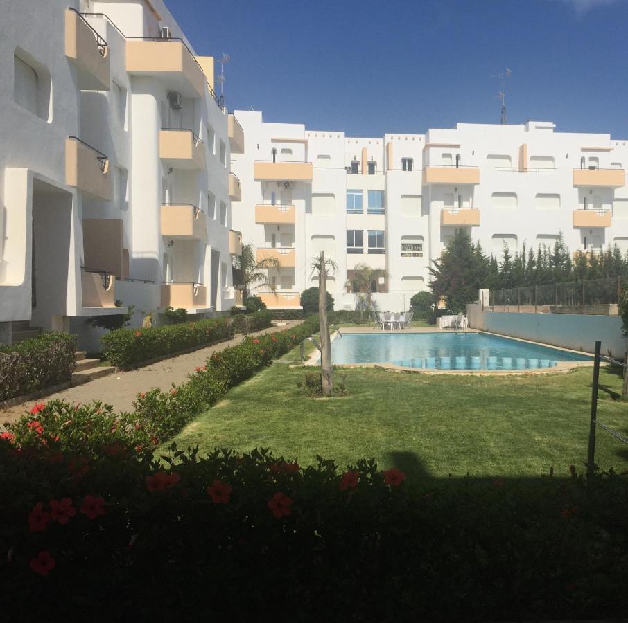 Appartement Avec Piscines, Vue Sur Mer Et Acces A La Plage A Achakar Hill, Tanger. Exterior photo